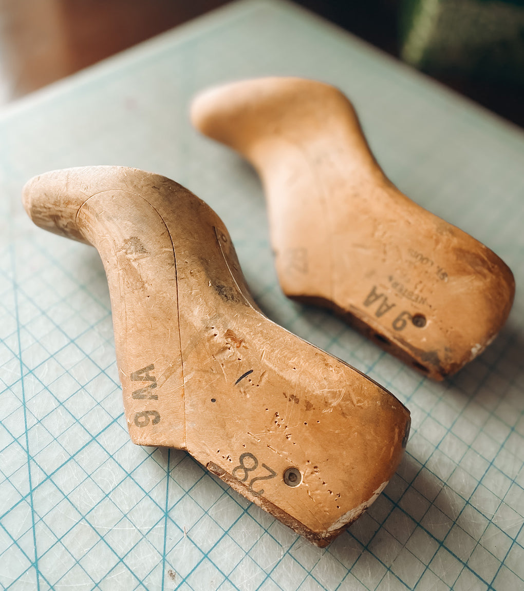 ANTIQUE LASTS (Pairs)